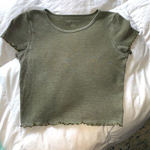 American Eagle cropped tee !!